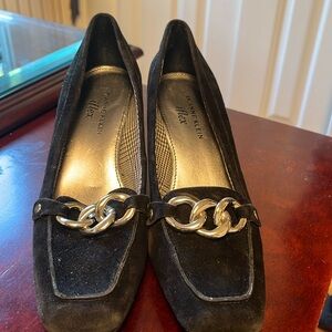 BIG SALE !!! AK ANNE KLEIN FLEX beautiful black shoes with a chain in the front